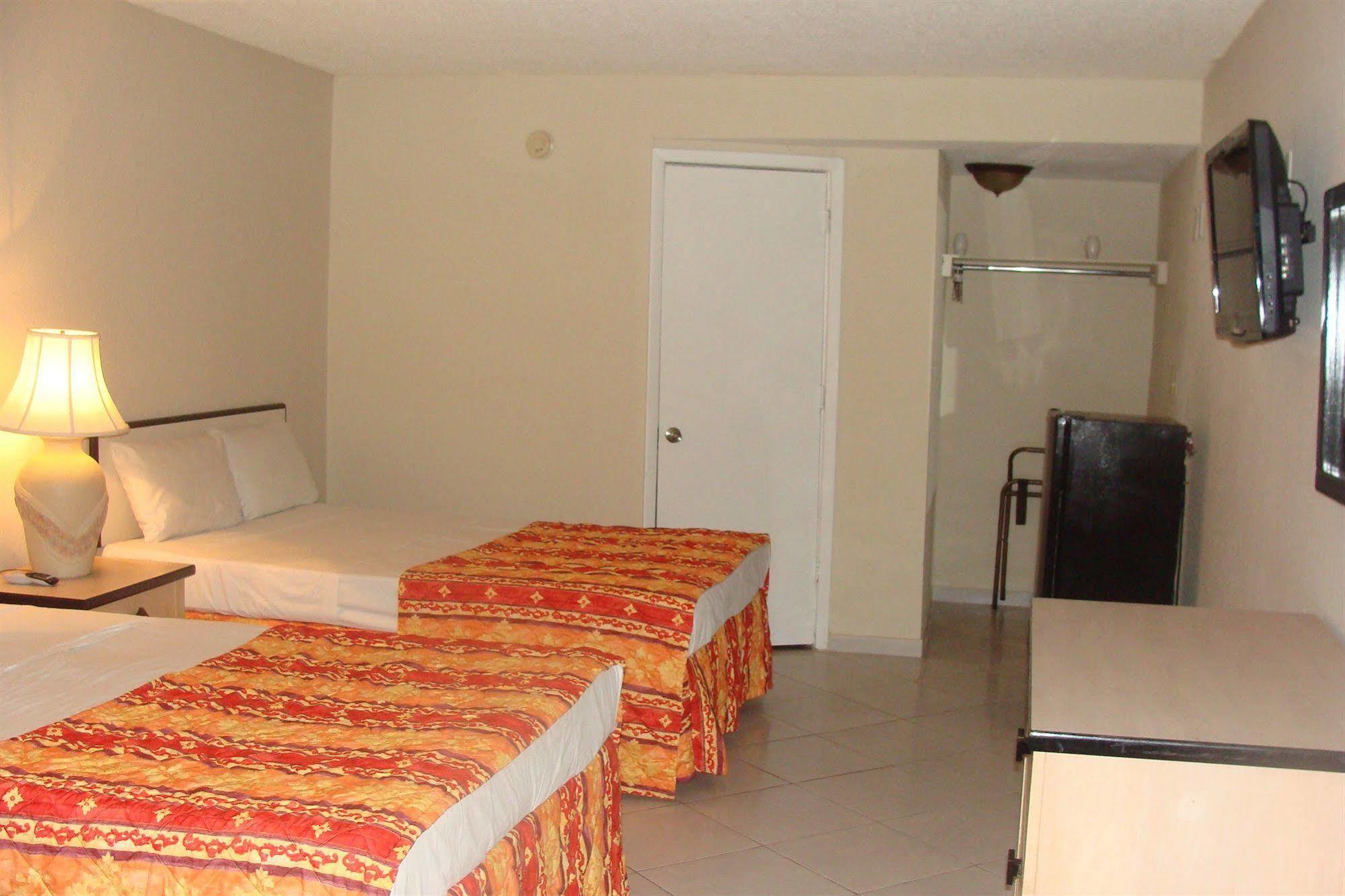 Sevilla Inn Kissimmee- Near Disney Экстерьер фото